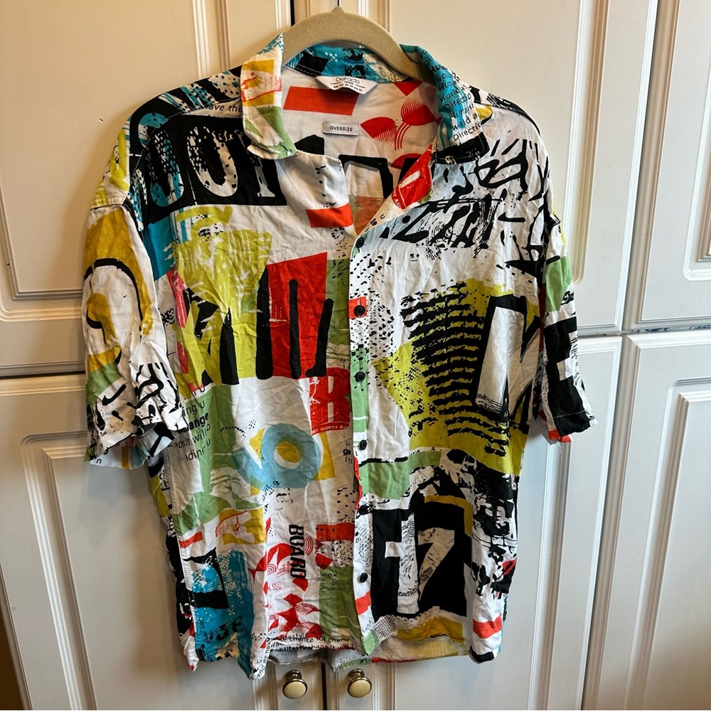 Oversized Multicolor Graphic Button-Down Shirt - Casual Short Sleeve